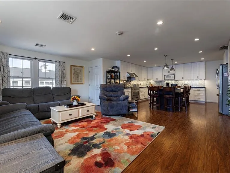 14 Clinton Ave #3 — Photo 9
