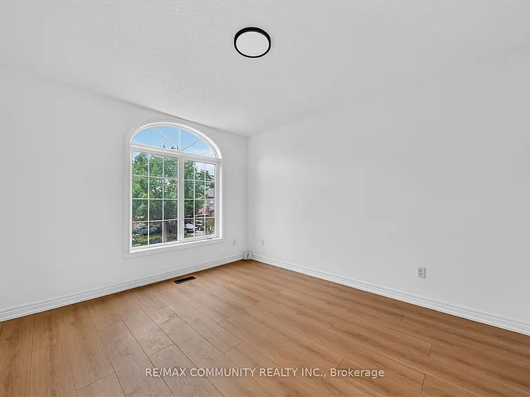 29 River Forest St W — Photo 28