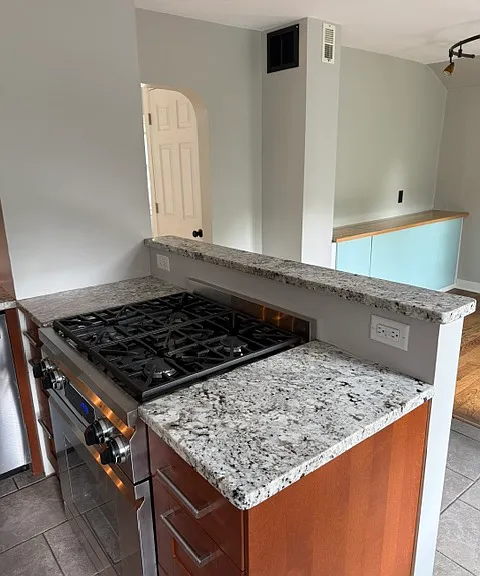 7221 Hubbard Ave — Photo 8