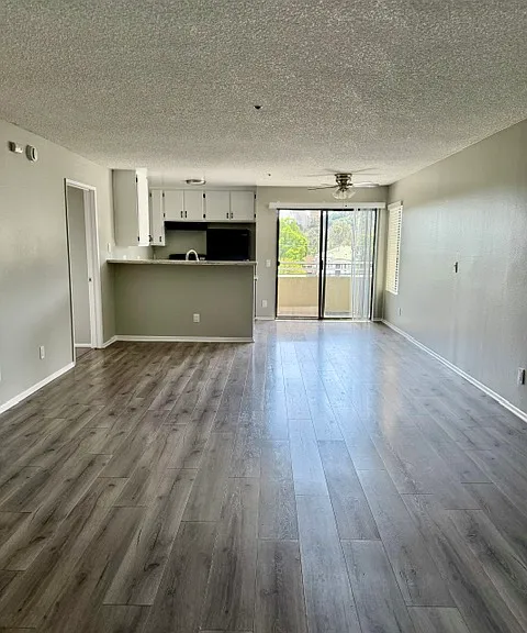 5000 Echo Street — Photo 6