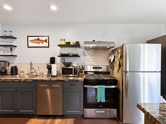 4th image of 2224 Helen Ave #A