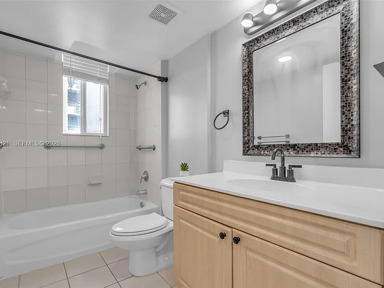 102 SW 6th Ave #201 — Photo 16