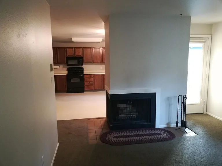 3500 Rolling Green Dr #J40 — Photo 6