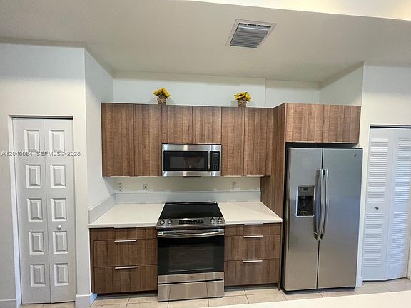 5th image of 8025 NW 104th Ave APT 31