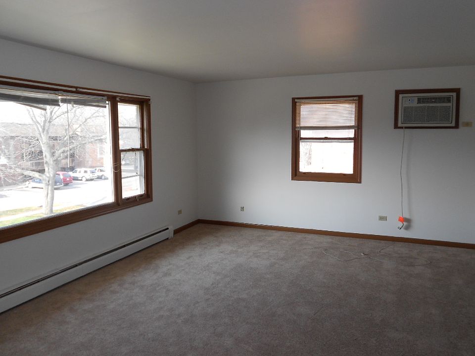 2nd image of 313 Kathleen Dr APT 6