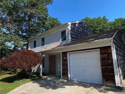 22 Cedar Heights Dr, Ridge, NY, 11961