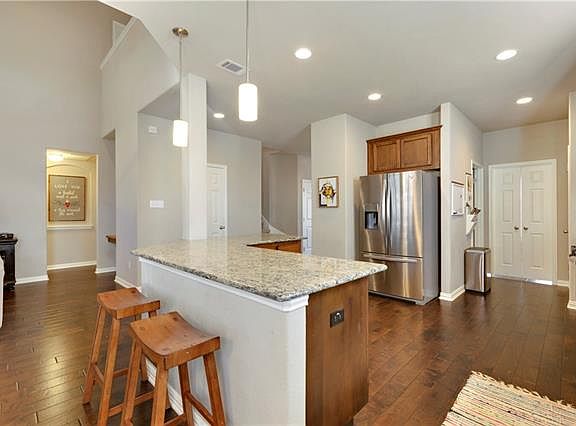 5th image of 434 Catalina Ln