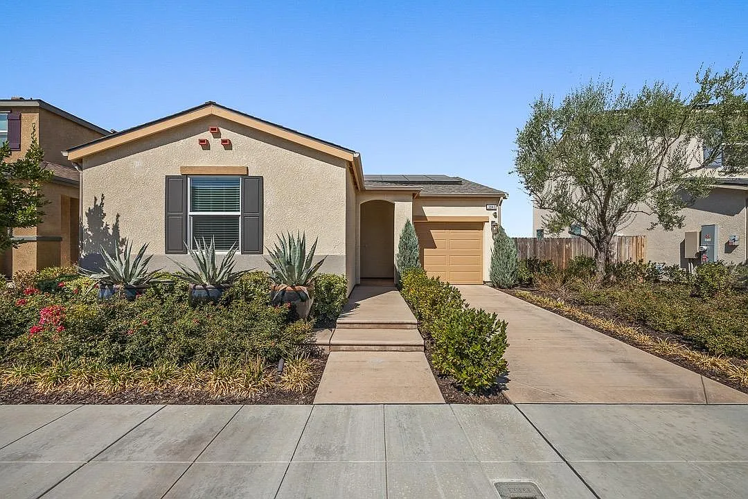 3843 Morris Ave photo 1