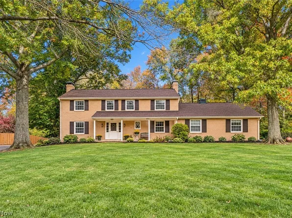 2221 Devonshire Dr NW, Canton, OH 44708