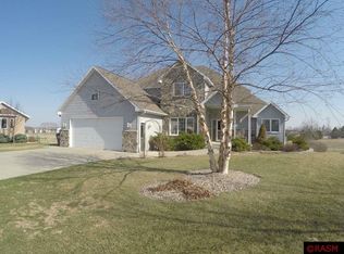 1509 Rockbend Pkwy, Saint Peter, MN 56082