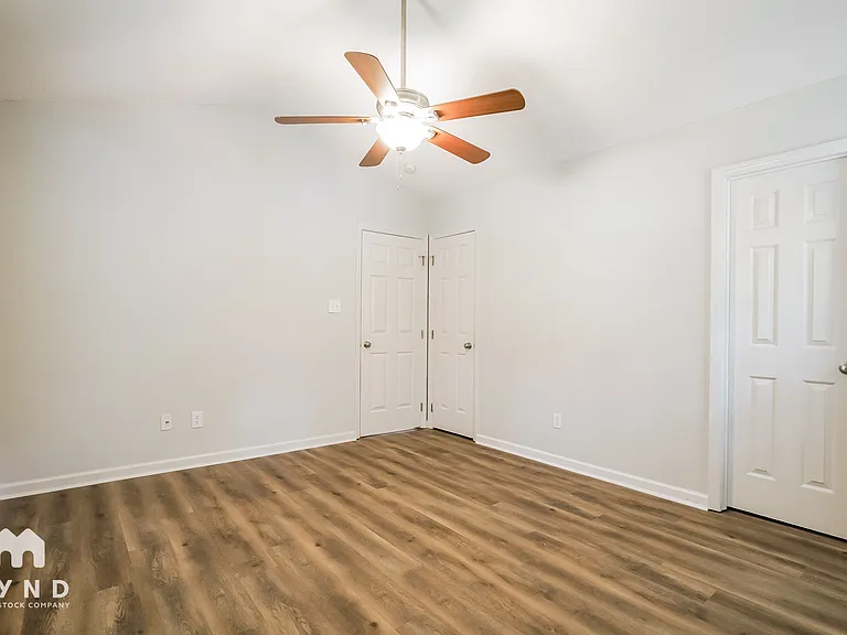85 Richmond Dr — Photo 8