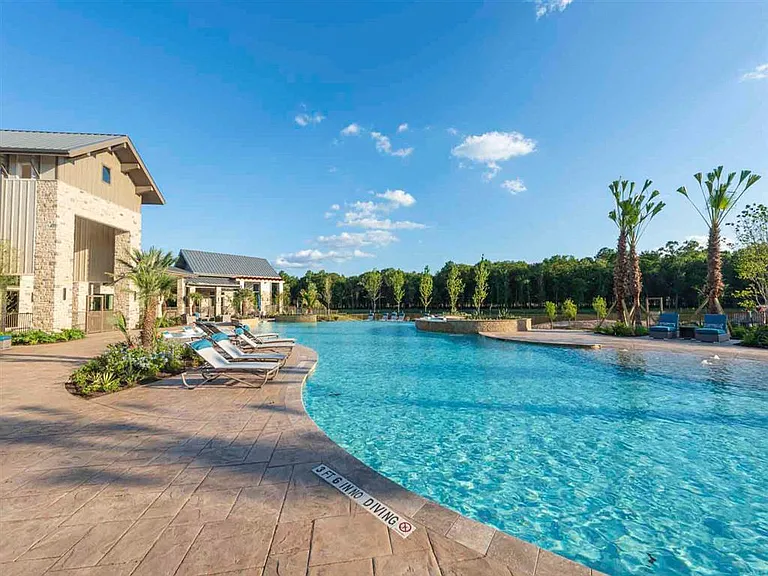The Pointe at Valley Ranch Town Center — Photo 36