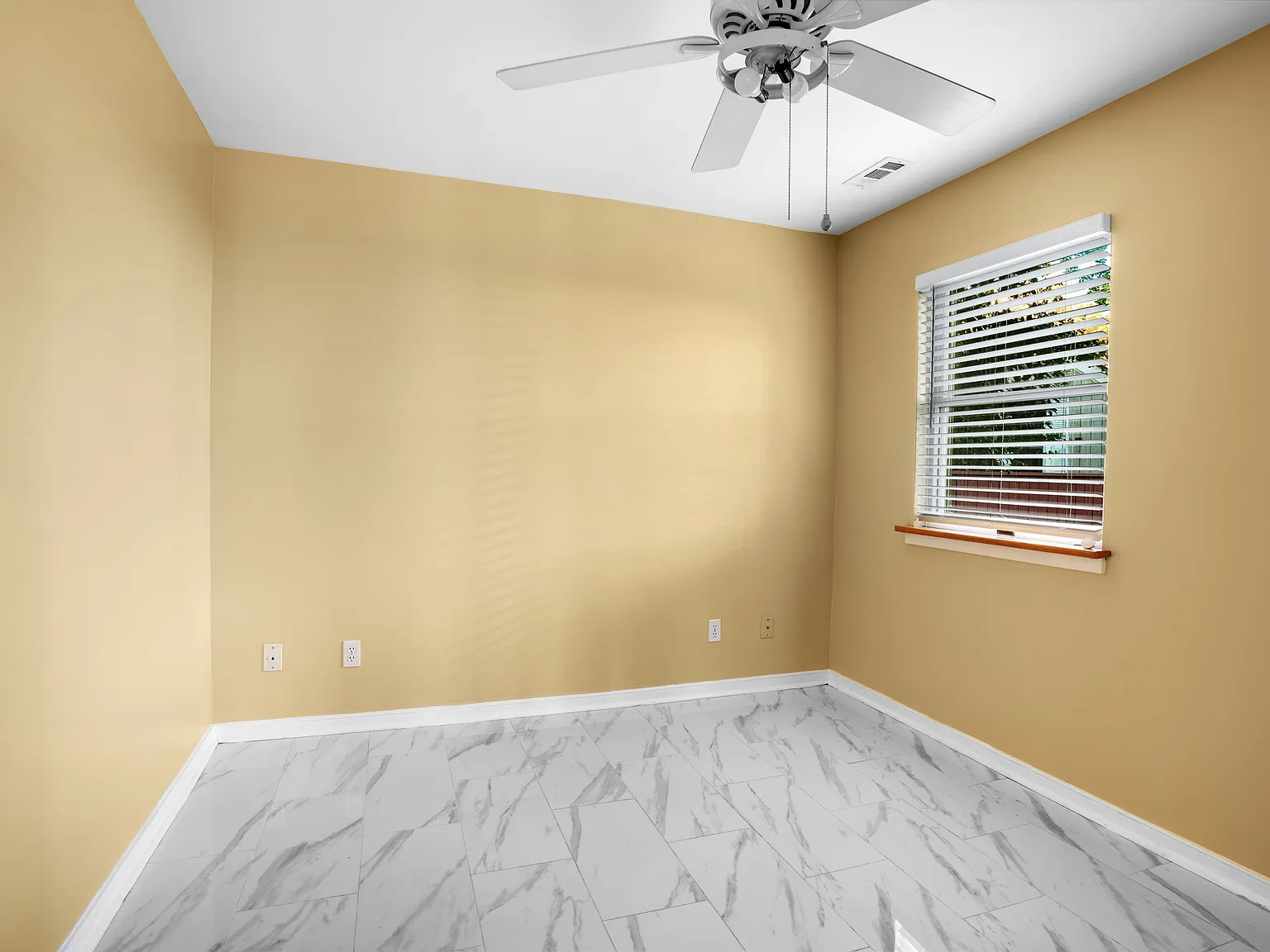 4 bed, 2.5 bath, 2511 sqft, $3,500 — Photo 4