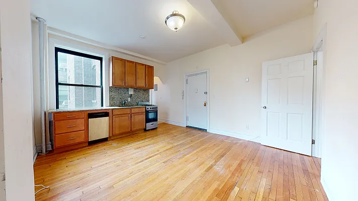 Rented by Bond New York | media 20