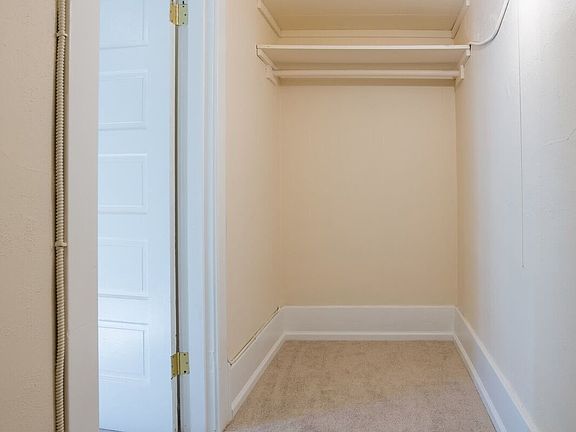 5th image of 2731 Nob Hill Ave N #B