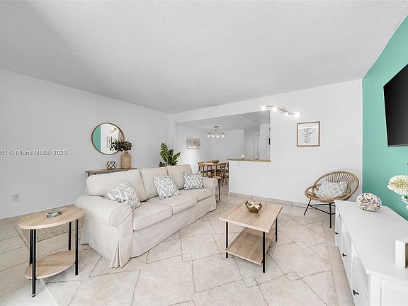 5th image of 2345 NE 135th St APT 303