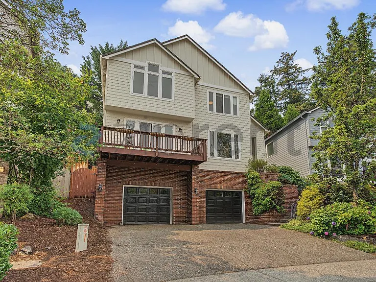 18052 SW Loxley Dr — Photo 2