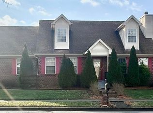 7900 Ridgehurst Pl, Louisville, KY 40299