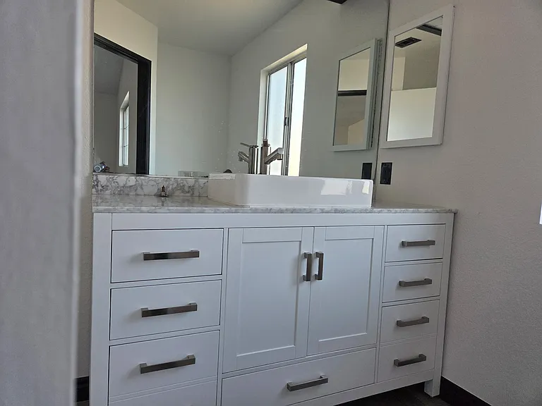 4820 Katrina Pl — Photo 9