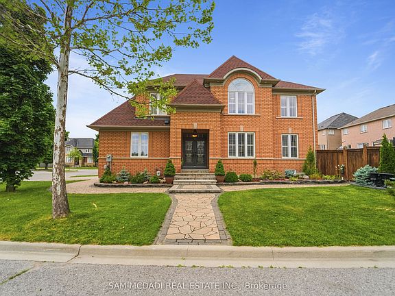 2nd image of 5 Whitbread Cres
