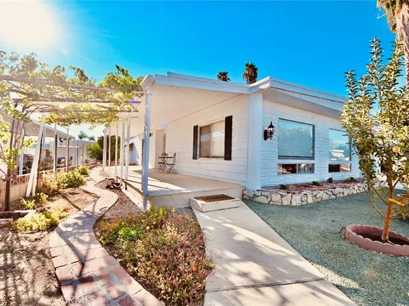 131 Santa Clara Cir, Hemet, CA 92543