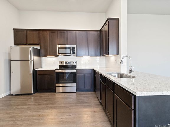 2nd image of 307-309 Caleb Ct