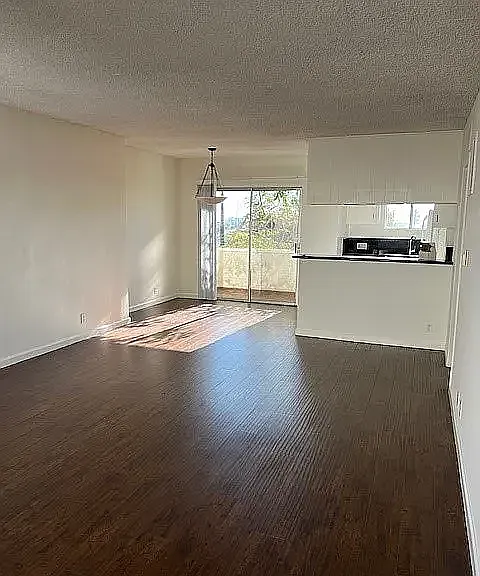 1339 Federal Ave #7 — Photo 4