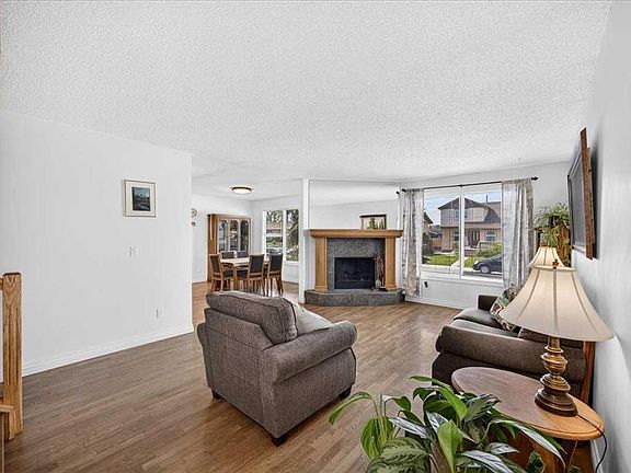 4th image of 80 W Templevale Way NE