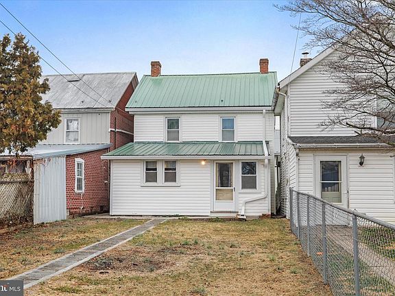 5th image of 129 E Franklin St