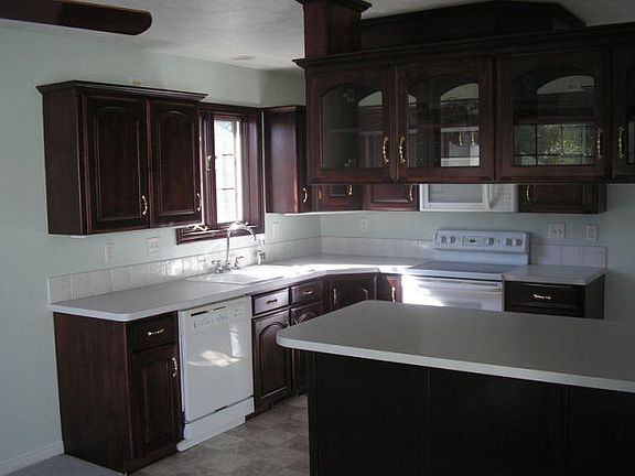3rd image of 1295 Bluebird Ln
