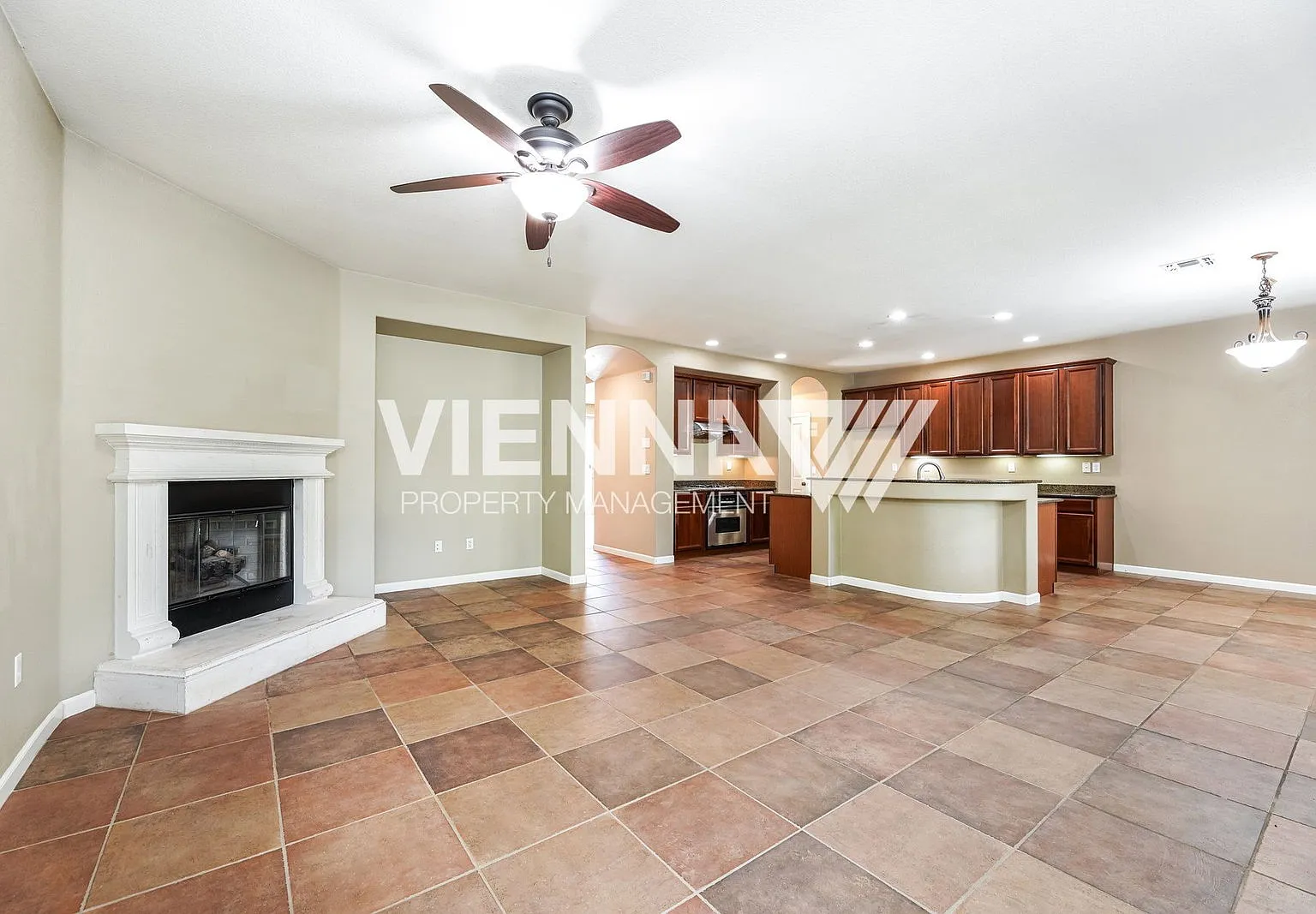 4 bed, 3.0 bath, 2750 sqft, $3,650 — Photo 3