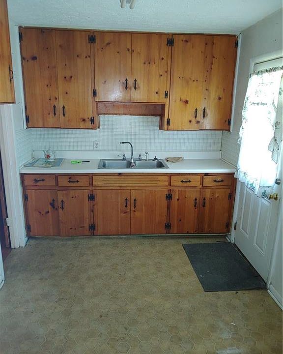 2nd image of 728 Upchurch Cir