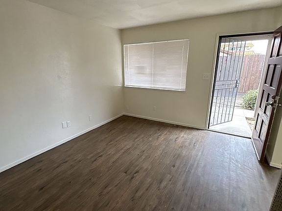 4th image of 521 N Church St APT D