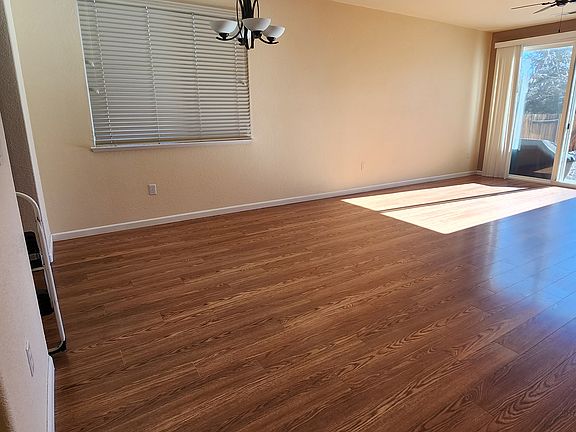 3rd image of 303 Torrey Pines Dr
