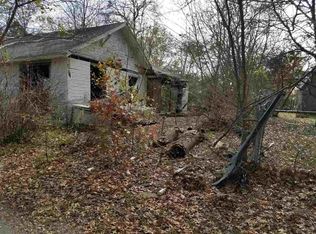 301 S 3rd St, Bonham, TX 75418