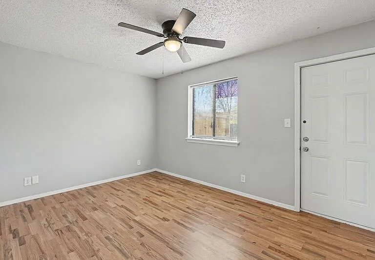 1045 S Happy Hollow Rd #1 — Photo 6