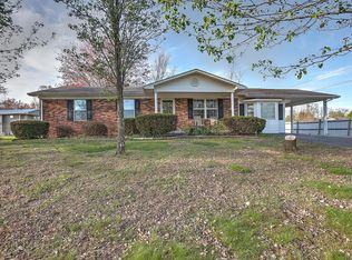 42 Crowe St, Russell Springs, KY 42642