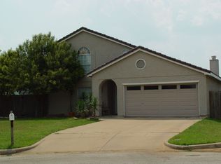 2814 Yorkfield Ct, Arlington, TX 76001