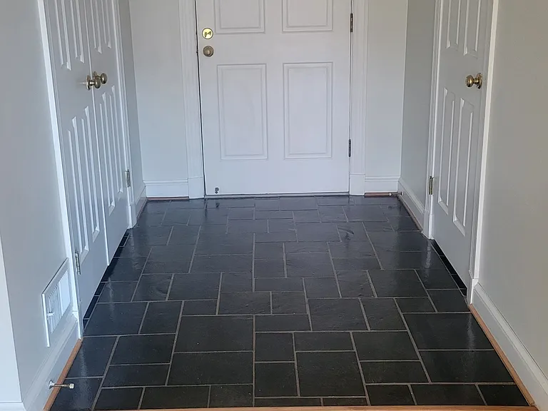 216 E Marshall St — Photo 19
