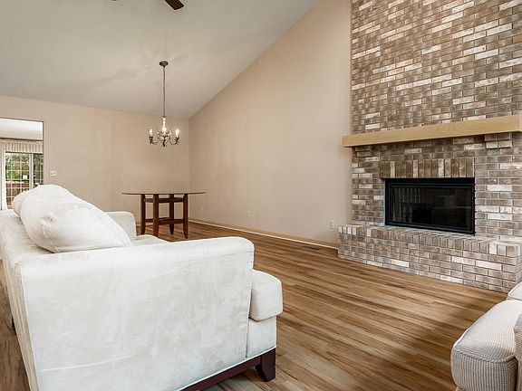 5th image of 2932 Troon Ct