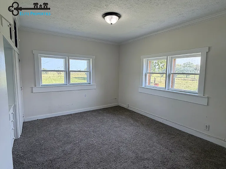 5828 S Farm Road 67 — Photo 4