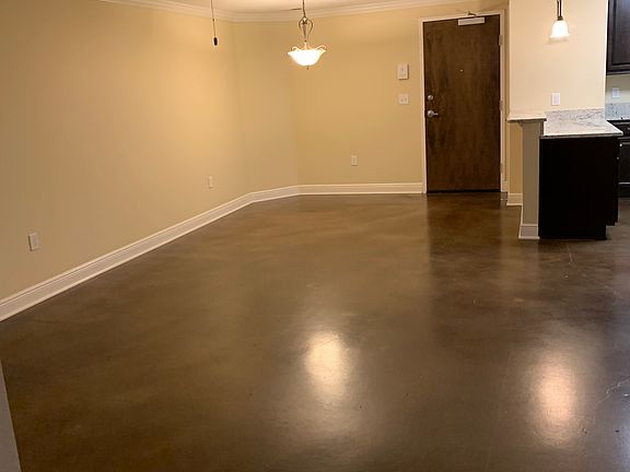 Living room/dining area