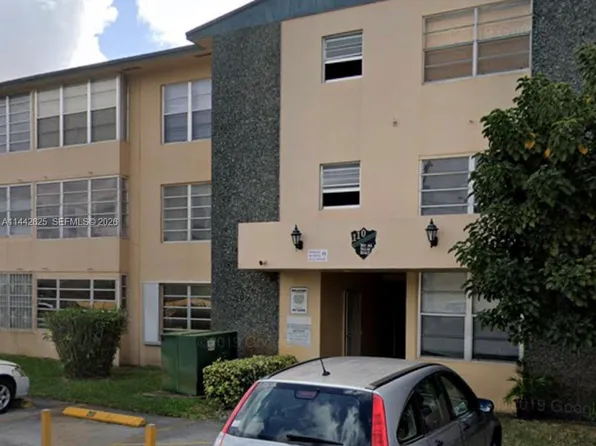 110 Royal Palm Rd APT 207, Hialeah Gardens, FL 33016