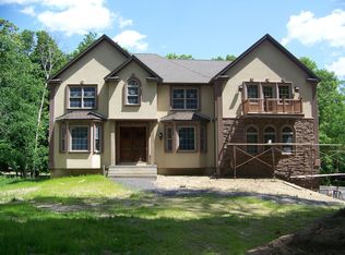 412 River Rd, Newburgh, NY 12550