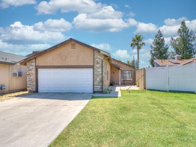 2777 N Dewey Ave, Fresno, CA, 93722
