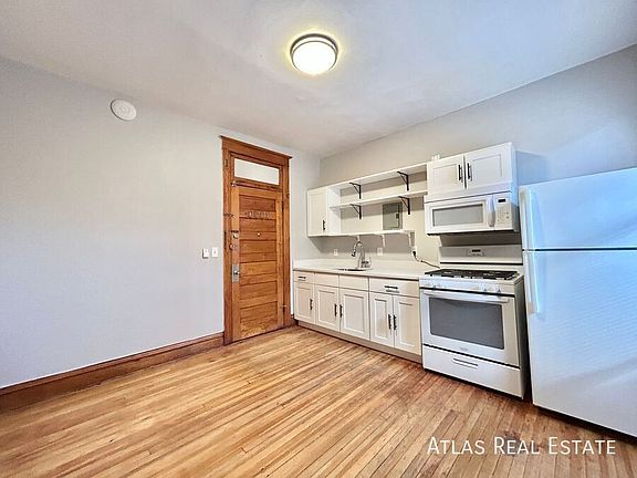 3rd image of 1066 N Clarkson St APT 3