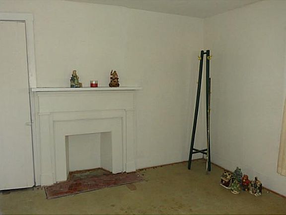 5th image of 406 Storms Ave