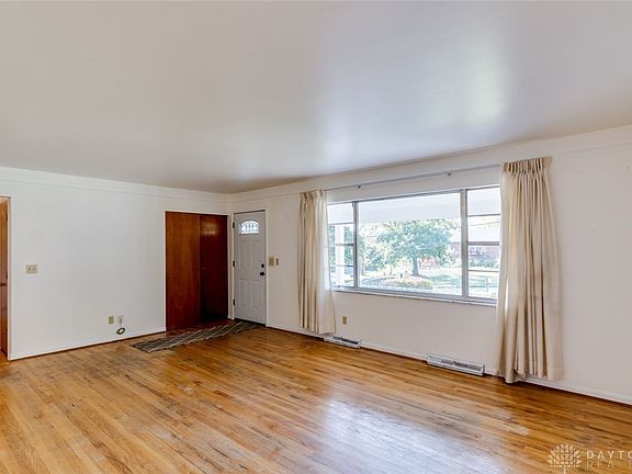 3rd image of 5584 Breezewood Dr