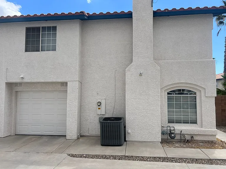 8112 Autumn Star Ave — Photo 2