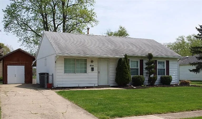 954 Primrose Dr photo 1